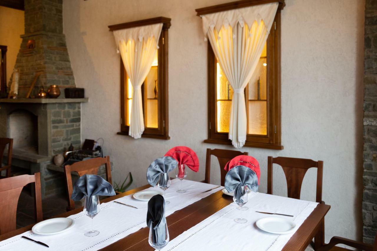 Hotel Restaurant Emblema Petrele Exterior photo