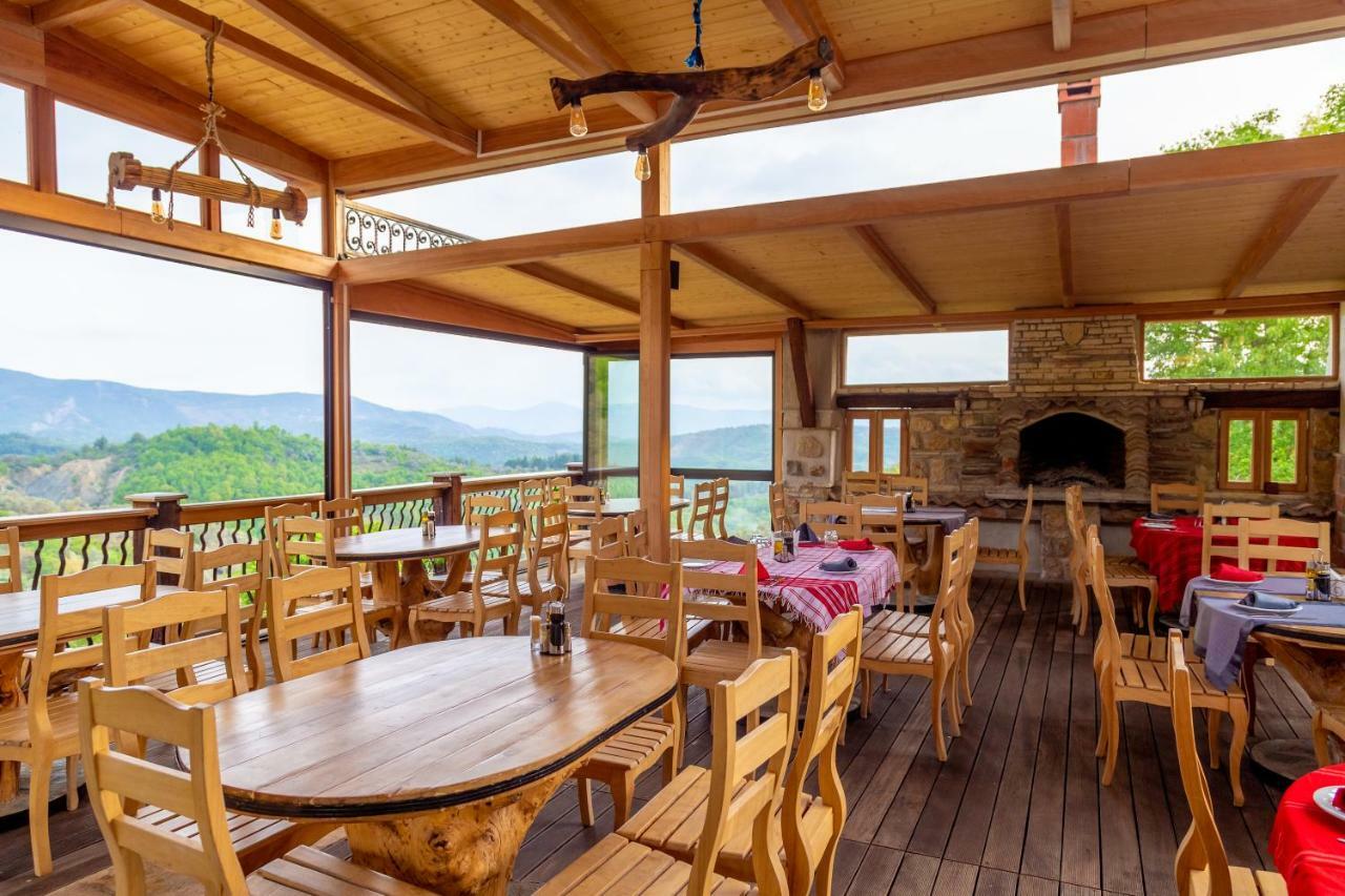 Hotel Restaurant Emblema Petrele Exterior photo
